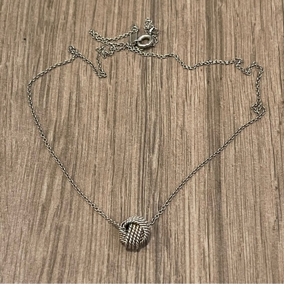 Tiffany & Co Silver Somerset Mesh Love Knot Twist Pendant Womens 16” Necklace - Picture 1 of 4